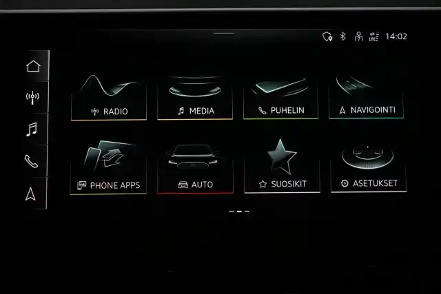 Musta Maastoauto, Audi Q8 e-tron – VAR-22414
