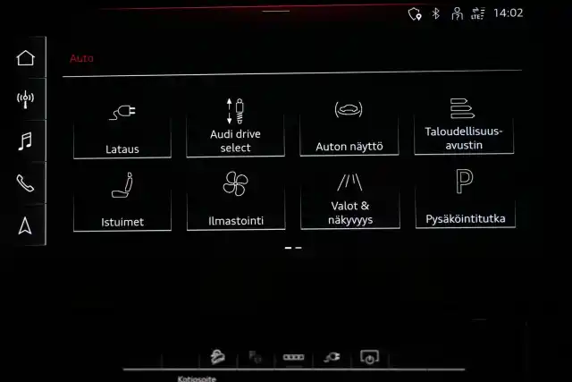 Musta Maastoauto, Audi Q8 e-tron – VAR-22414