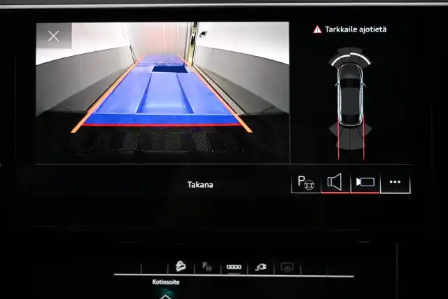 Musta Maastoauto, Audi Q8 e-tron – VAR-22414