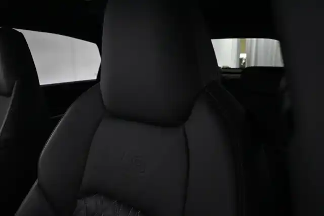 Musta Maastoauto, Audi Q8 e-tron – VAR-22414