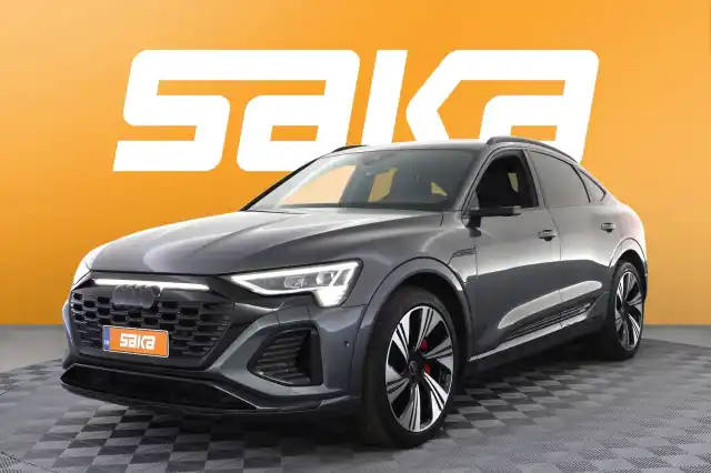 Musta Maastoauto, Audi Q8 e-tron – VAR-22414