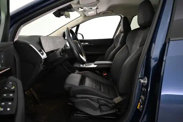 Sininen Tila-auto, BMW 225 – VAR-22443