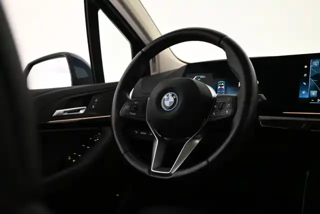 Sininen Tila-auto, BMW 225 – VAR-22443