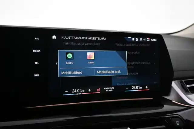 Sininen Tila-auto, BMW 225 – VAR-22443