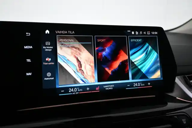 Sininen Tila-auto, BMW 225 – VAR-22443