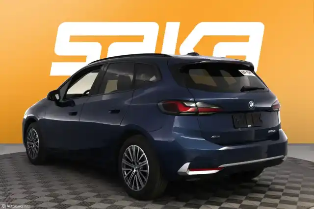 Sininen Tila-auto, BMW 225 – VAR-22443