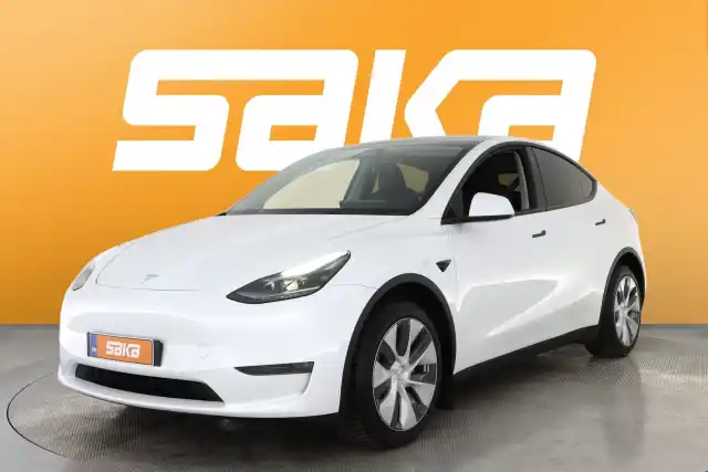 Valkoinen Maastoauto, Tesla Model Y – VAR-22637