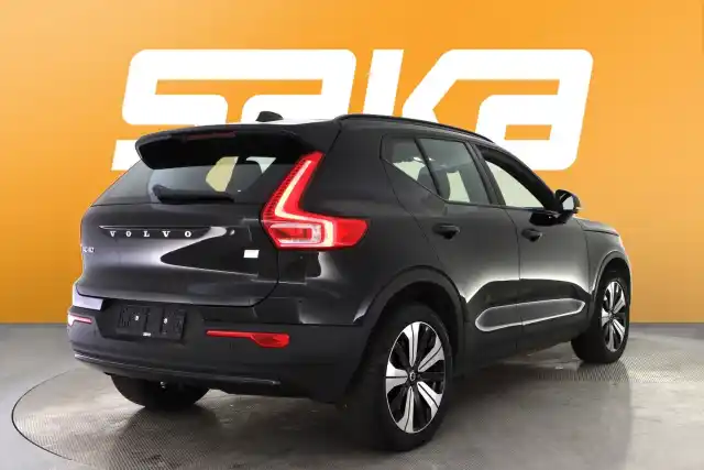 Musta Maastoauto, Volvo XC40 – VAR-22753