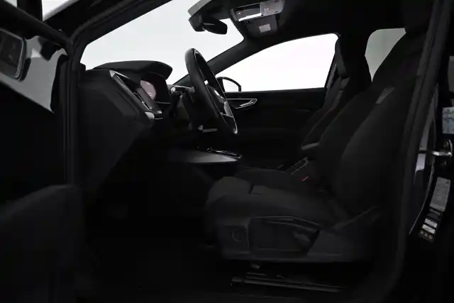 Musta Maastoauto, Audi Q4 e-tron – VAR-22804