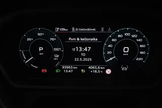Musta Maastoauto, Audi Q4 e-tron – VAR-22804