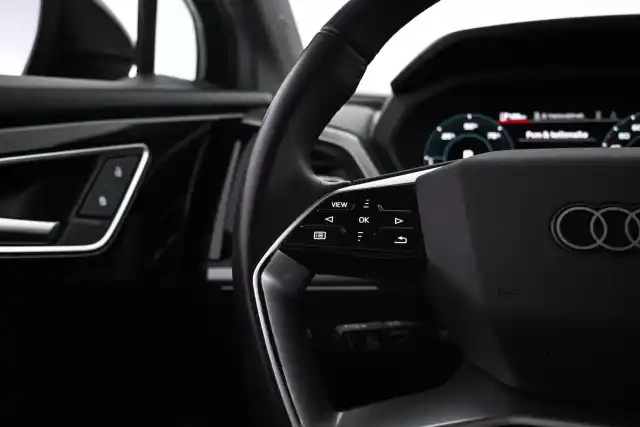 Musta Maastoauto, Audi Q4 e-tron – VAR-22804