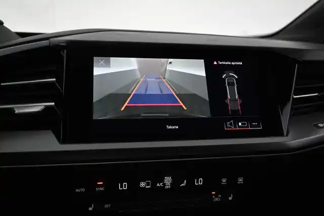 Musta Maastoauto, Audi Q4 e-tron – VAR-22804