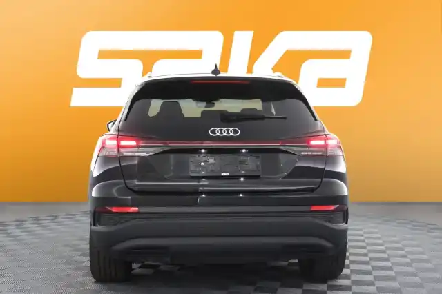 Musta Maastoauto, Audi Q4 e-tron – VAR-22804