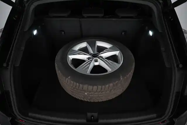 Musta Maastoauto, Audi Q4 e-tron – VAR-22804