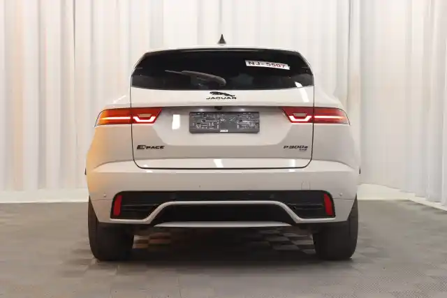 Harmaa Maastoauto, Jaguar E-PACE – VAR-22820