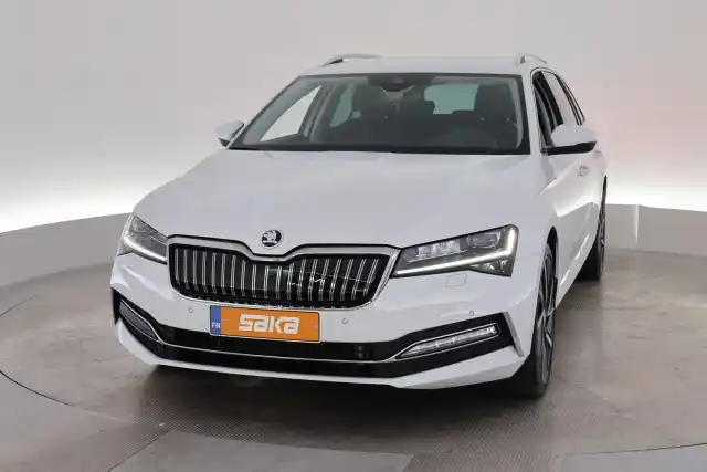 Valkoinen Farmari, Skoda Superb – VAR-22825