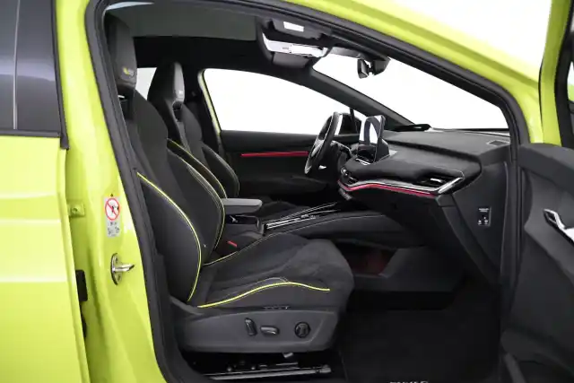 Vihreä Maastoauto, Skoda Enyaq – VAR-22852