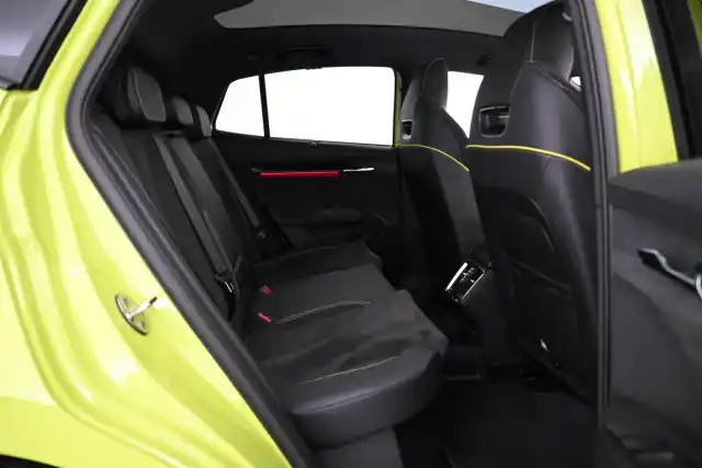 Vihreä Maastoauto, Skoda Enyaq – VAR-22852