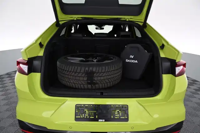 Vihreä Maastoauto, Skoda Enyaq – VAR-22852