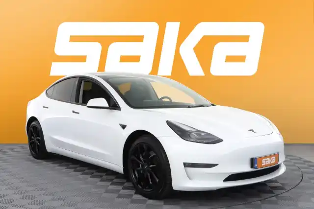 Valkoinen Sedan, Tesla Model 3 – VAR-22969