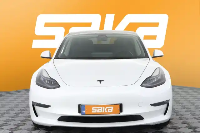 Valkoinen Sedan, Tesla Model 3 – VAR-22969