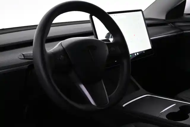 Valkoinen Sedan, Tesla Model 3 – VAR-22969
