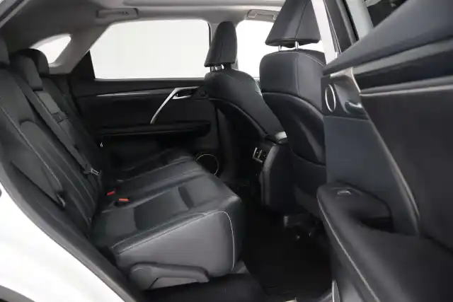 Valkoinen Maastoauto, Lexus RX – VAR-23038