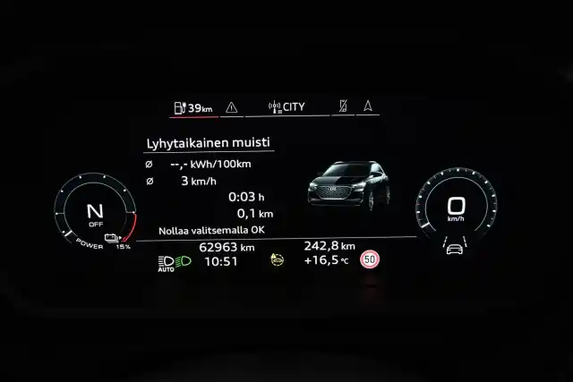 Sininen Maastoauto, Audi Q4 e-tron – VAR-23097