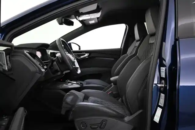 Sininen Maastoauto, Audi Q4 e-tron – VAR-23097