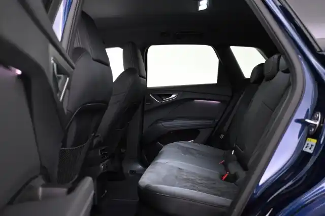 Sininen Maastoauto, Audi Q4 e-tron – VAR-23097