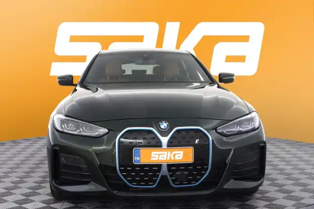 Vihreä Sedan, BMW i4 – VAR-23115