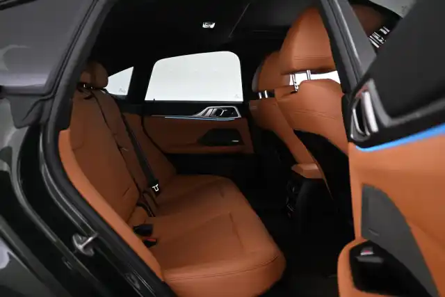 Vihreä Sedan, BMW i4 – VAR-23115