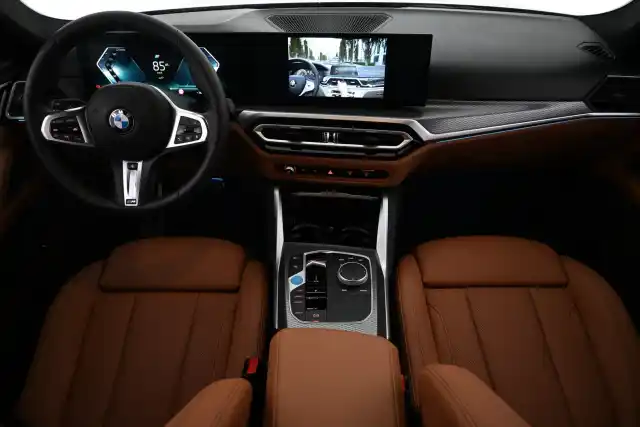 Vihreä Sedan, BMW i4 – VAR-23115