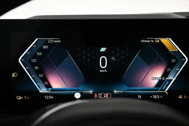 Vihreä Sedan, BMW i4 – VAR-23115
