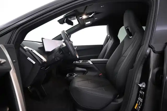 Musta Maastoauto, BMW iX – VAR-23351