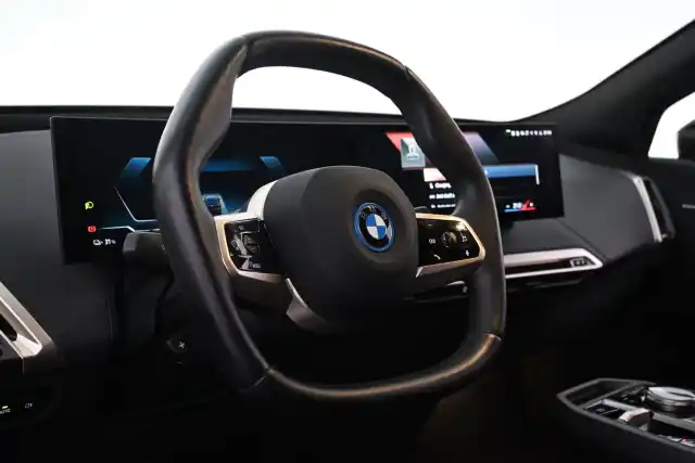 Musta Maastoauto, BMW iX – VAR-23351