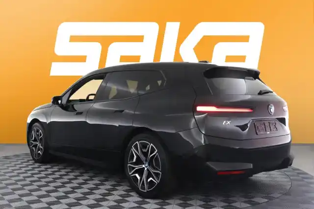 Musta Maastoauto, BMW iX – VAR-23351