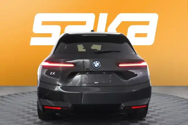 Musta Maastoauto, BMW iX – VAR-23351