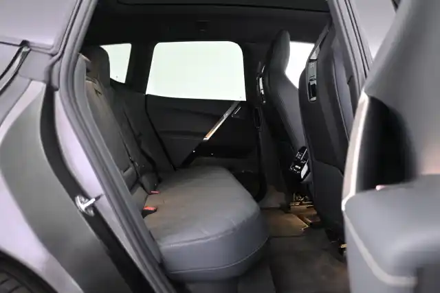 Musta Maastoauto, BMW iX – VAR-23559