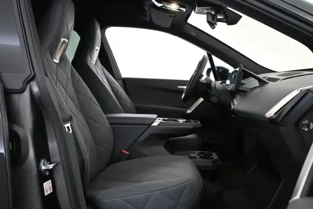Musta Maastoauto, BMW iX – VAR-23559