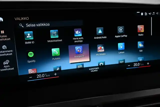 Musta Maastoauto, BMW iX – VAR-23559