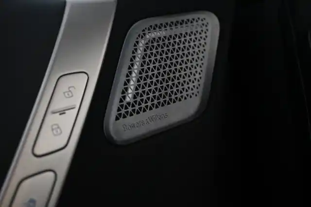 Musta Maastoauto, BMW iX – VAR-23559