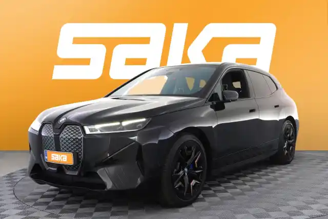 Musta Maastoauto, BMW iX – VAR-23559