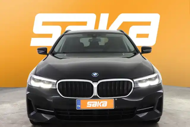 Musta Farmari, BMW 530 – VAR-23584