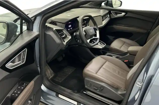 Harmaa Maastoauto, Audi Q4 e-tron – VAR-23817