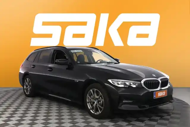 Musta Farmari, BMW 330 – VAR-23883