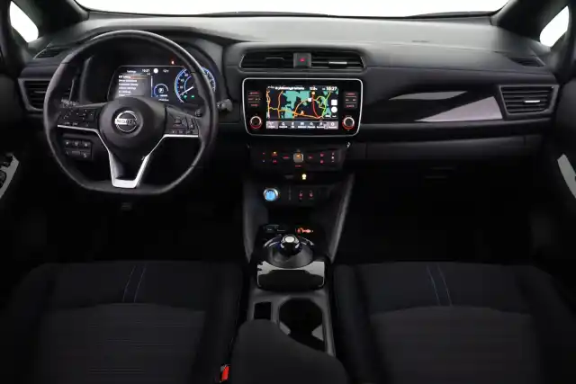 Musta Viistoperä, Nissan Leaf – VAR-23884