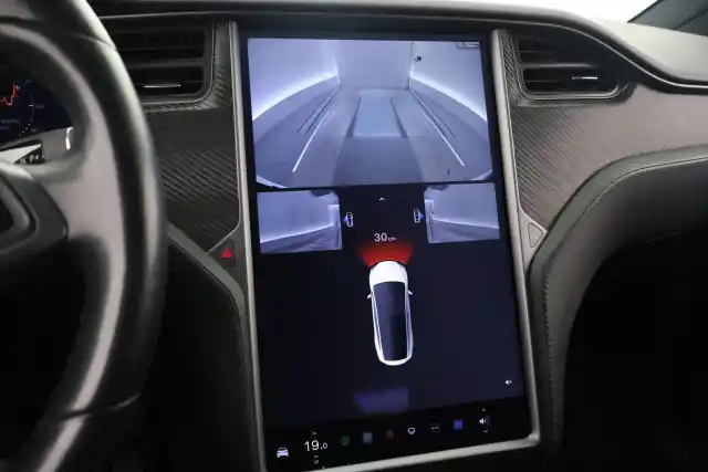 Valkoinen Maastoauto, Tesla Model X – VAR-23957