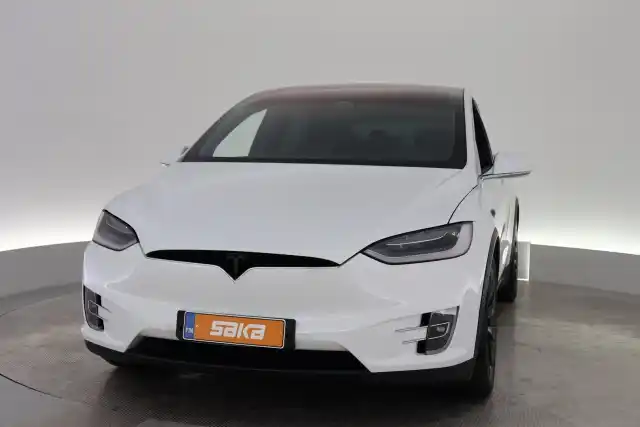 Valkoinen Maastoauto, Tesla Model X – VAR-23957