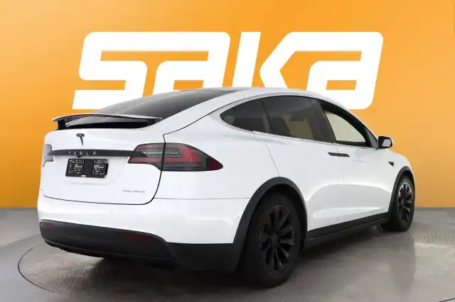 Valkoinen Maastoauto, Tesla Model X – VAR-23957